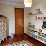CASA COM 250m² 5 QUARTOS SENDO 3 SUITES COM 3 VAGAS