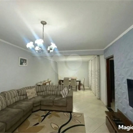 Casa com 200m² , 5 dormitórios , sendo 1 suíte , 3 vagas de garagem , à venda em Guarulhos.