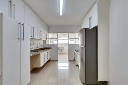 Apartamento à venda com 3 suítes em Real Parque, São Paulo, SP
