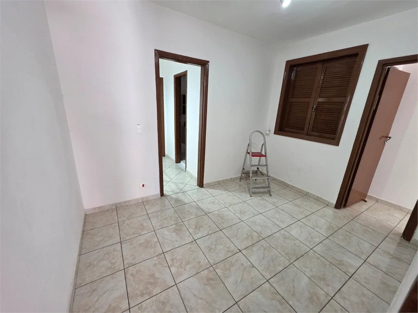 Sobrado à venda com 4 quartos, sendo 1 suíte, em Rio Pequeno, São Paulo, SP