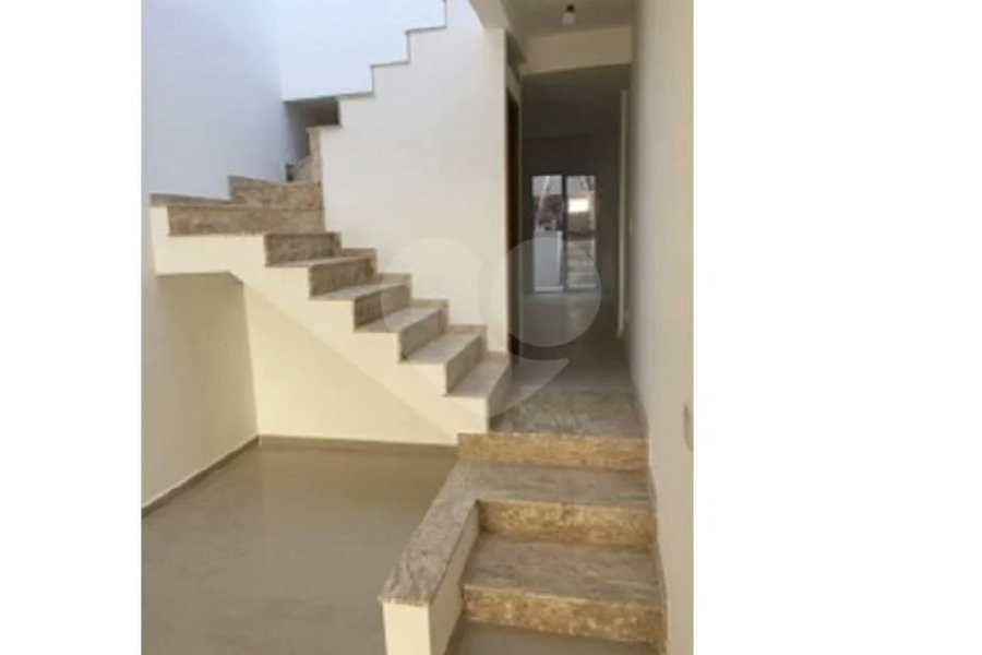 Sobrado novo nunca habitado.