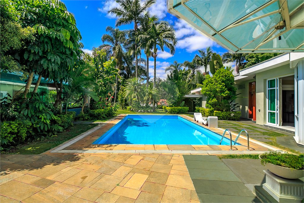 Casa Térrea à venda com 4 suítes em Jardim Marajoara, São Paulo, SP
