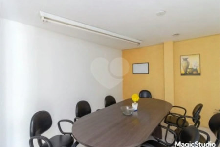 Prédio com 911m² , disponível para venda ou locação na Av. Washingtonís , em Santo Amaro.