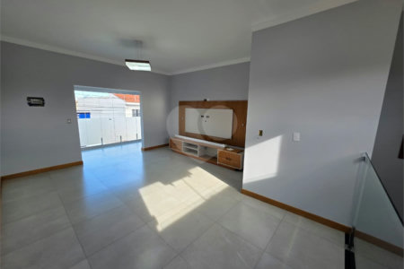 Sobrado 3 quartos 1 suíte e área de lazer