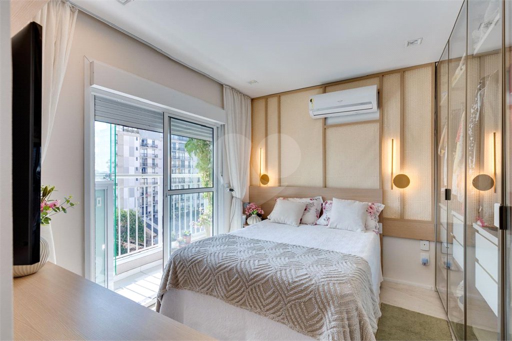 Apartamento à venda com 3 quartos, sendo 2 suítes, em Santo Amaro, São Paulo, SP