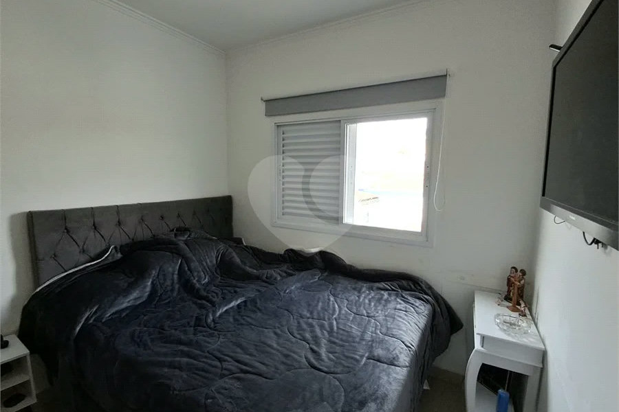 Casa à venda com 3 quartos, sendo 1 suíte, no condomínio Vila Arnoni, São Paulo - SP