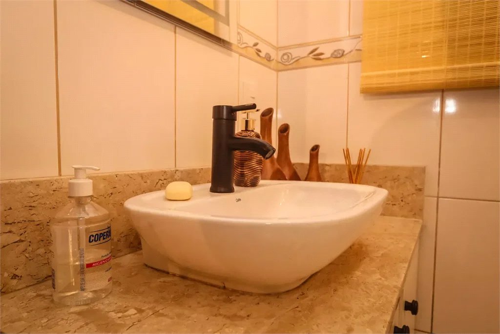 Sobrado à venda com 5 quartos, sendo 1 suíte, em Vila Sônia, São Paulo, SP
