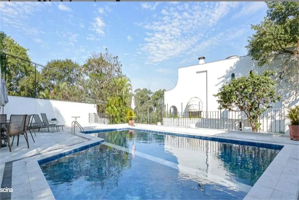 Casa de Condomínio Fechado 4 quartos - 2 suítes, 533 m² área construída - Jardim Marajoara