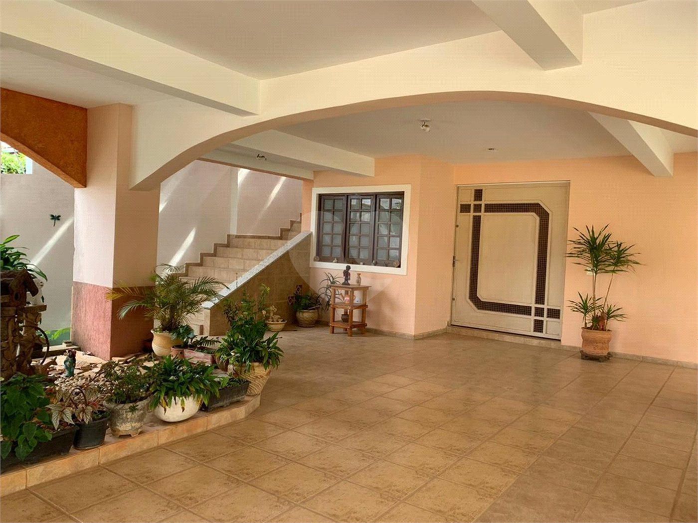 Casa ampla à venda no Vale das Flores em Atibaia