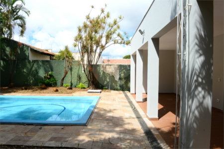Casa térrea em Araraquara/SP.