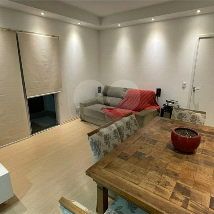 Apartamento no Condomínio Parque dos Manacás.