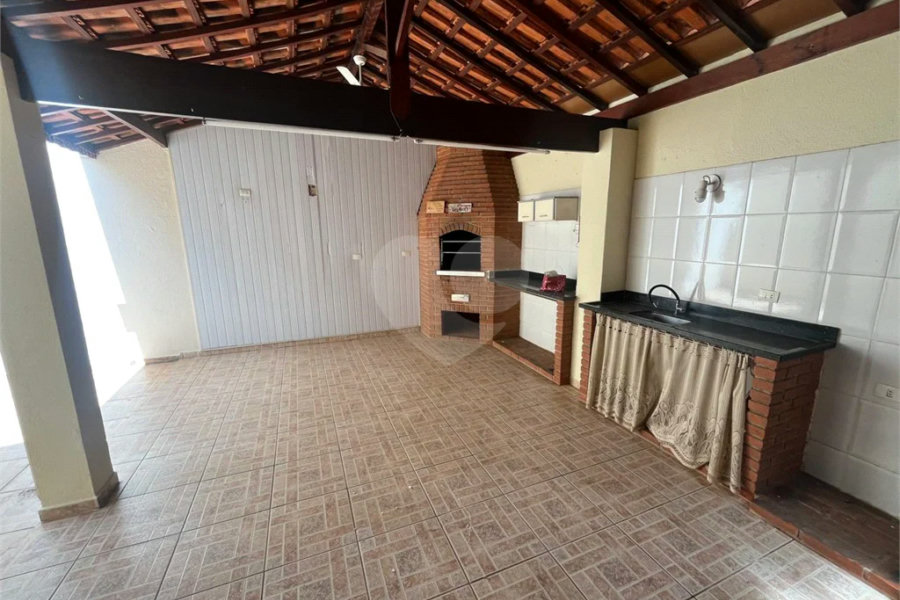Casa Assobradada à Venda – Conforto, Excelente Acabamento e Localização Central