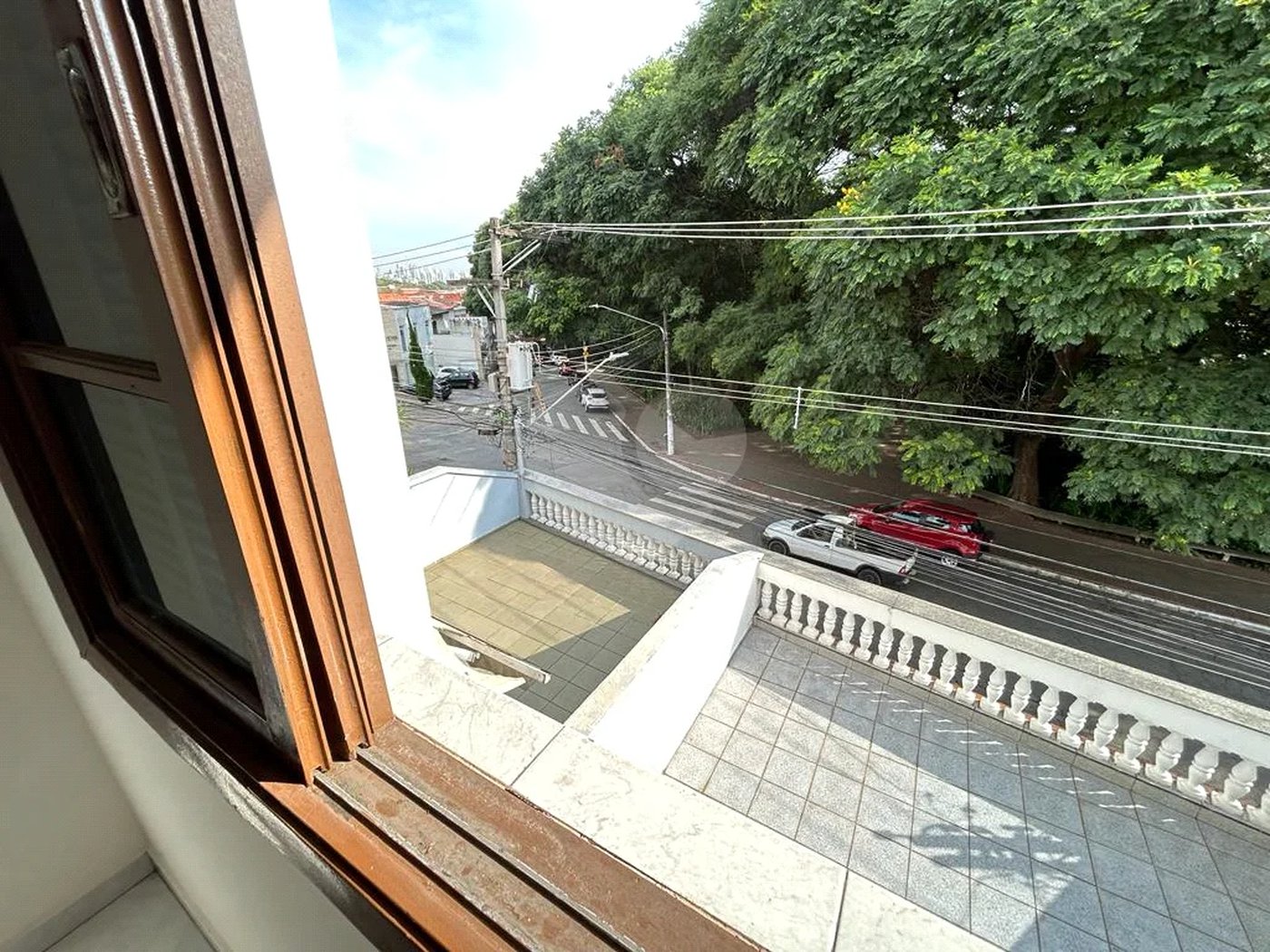 SOBRADO PARA LOCAÇÃO NO PARQUE DOMINGOS COM 03 DORM 01 SUITE 02 VAGAS DE GARAGEM