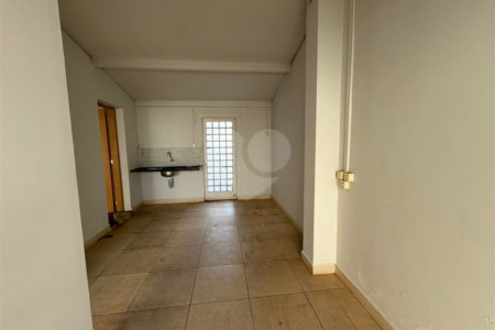 Ótima oportunidade para moradia ou investimento comercial!