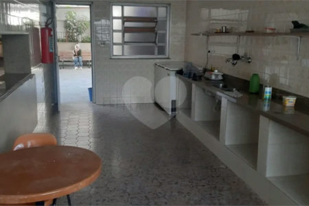 Apartamento à Venda | 327 m² | 4 dormitórios (1 suíte) | 2 vagas na Mooca!
