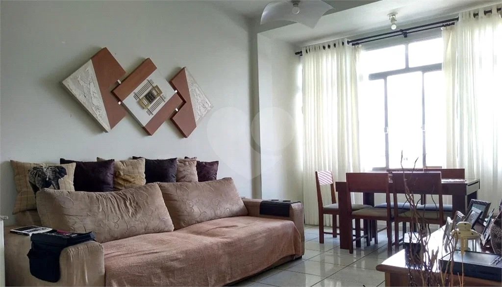 Apartamento com três dormitórios no Bom Retiro.