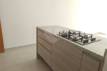 Apartamento a venda com 2 dormitorios sendo 1 suíte