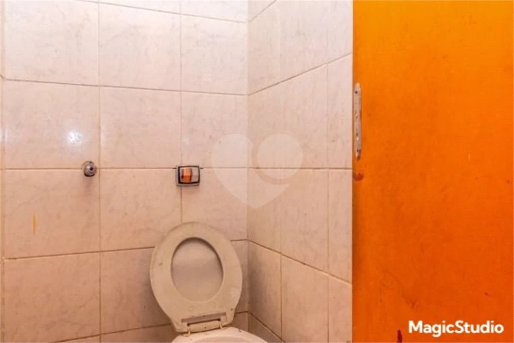 Casa em processo de reforma, com 208m², 2 dormitórios, 8 vagas, à venda no Tatuapé.