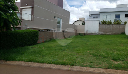 Terreno à venda no condomínio Village Damha I, Araraquara - SP