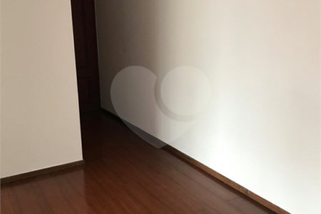 Apartamento 2 dormitórios à venda na Vila mariana.