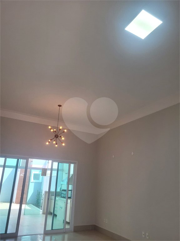 Indaiatuba- Condominio Maria Dulce-Venda e Locação - Terreno 300,00 ms - construido - 180,00 ms - Casa Terrea - 3 suites - escritório com ventilador, lavabo - cozinha com armários,forno, coifa e cooktop , ventilador - despensa - lavanderia com armarios- varanda gourmet com churrasqueira, quintal c
