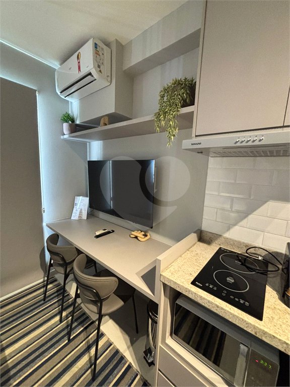 Studio mobiliado em andar alto com lazer completo em Indianópolis