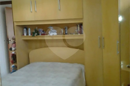 Casa com 260m² , 3 pavimentos , 6 dormitórios , 1 suíte , 3 vagas , a venda no Itaim Paulista.