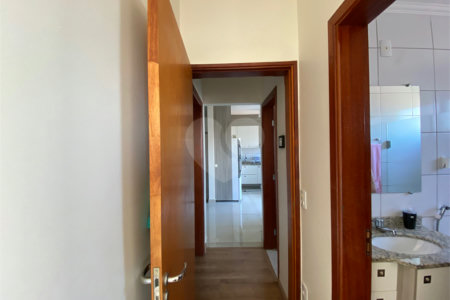 Apartamento de 2 dormitórios (1 suíte) próximo a Rodoviária