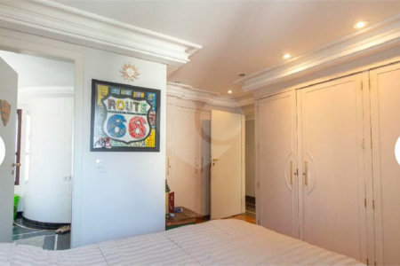Apartamento de 200m² com 3 dormitórios, 2 suítes e 3 vagas em condomínio 1 por andar.