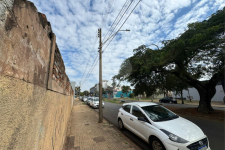 Terreno comercial de 2.100m2, no Bairro Vila Prado em São Carlos-SP