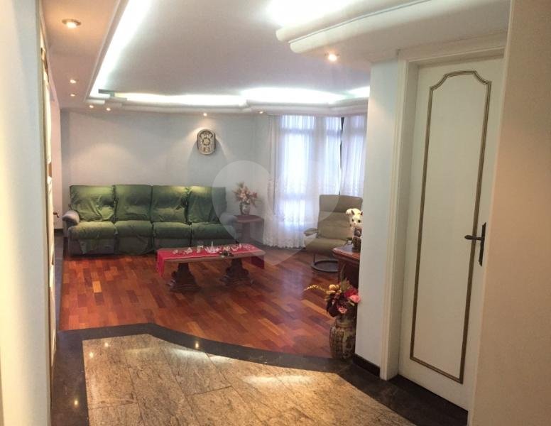 Oportunidade - Apto. 4 Suites / 4 Vagas de garagem