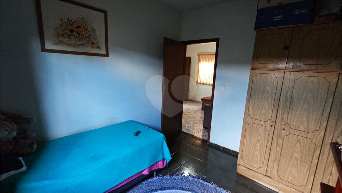Oportunidade Única no Santa Felícia: Casa 3 dormitórios, Conforto, Espaço de Sobra e a Melhor Localização de São Carlos!