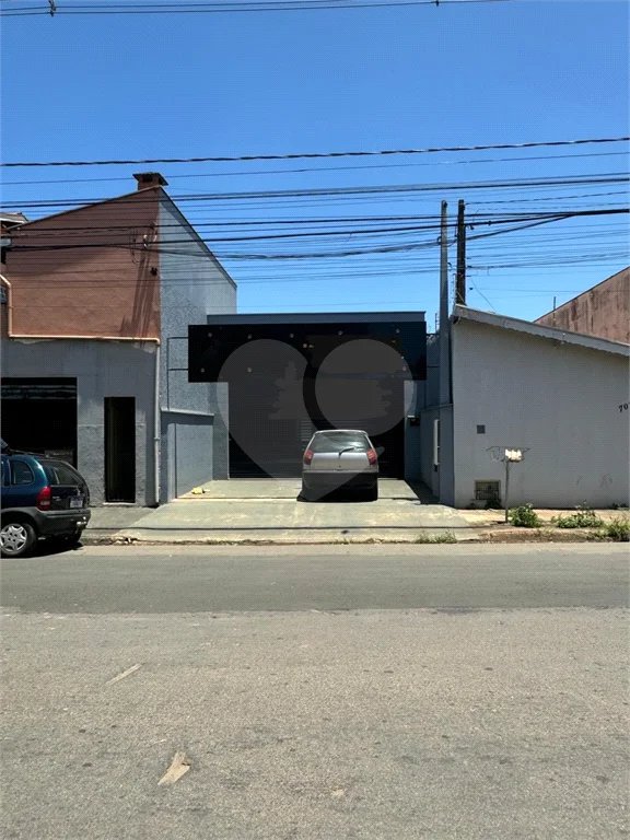 Salão Comercial para locação no Vila Industrial.