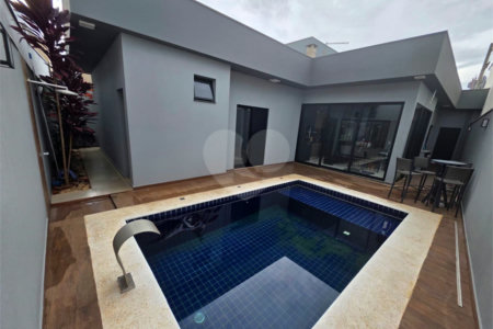 Casa térrea no Village Damha IV 3 quartos e piscina.