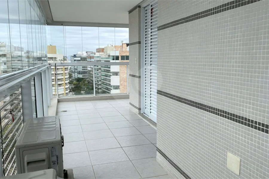 Apartamento à venda com 3 quartos, sendo 2 suítes,  em Riviera de São Lourenço, Bertioga, SP