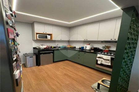 Apartamento Recém reformado e mobiliado a venda em Vila Mariana