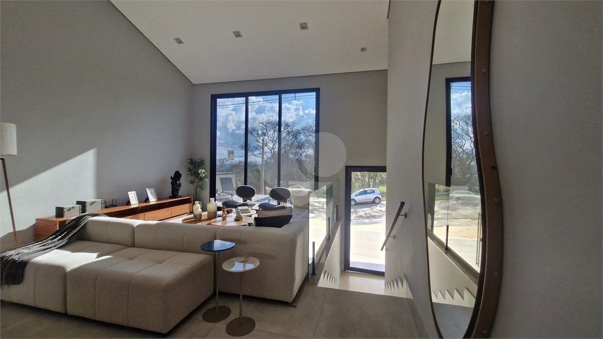 Casa Térrea de Alto Padrão no Condomínio Elementum | Totalmente Mobiliada e Decorada, 3 Suítes e Piscina