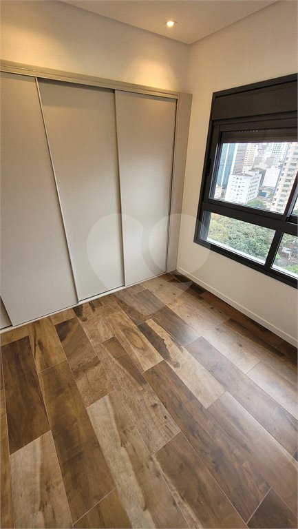 Apartamento de 2 quartos mobiliado à venda no Paraíso