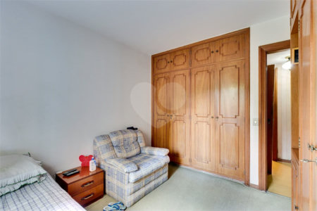 Apartamento à venda com 4 quartos, sendo 1 suíte, em Jardim Marajoara, São Paulo, SP