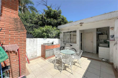 Casa à Venda | 112 m² | 3 dormitórios | 1 vaga no Bom Retiro!