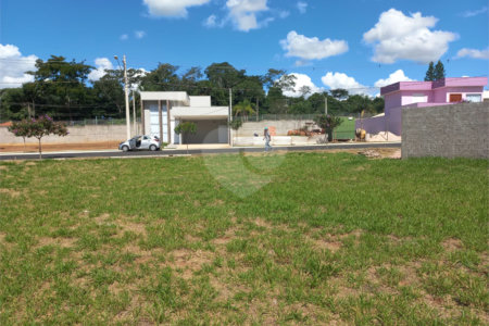 Terreno no Condomínio Faixa Azul.