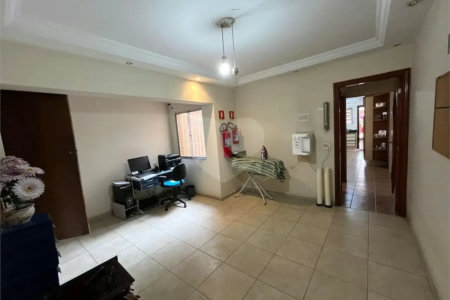 SOBRADO COM 350 M2 ( ABAIXO DO PREÇO DE MERCADO) 3 DORMITÓRIOS 3 SUÍTES SAÚDE