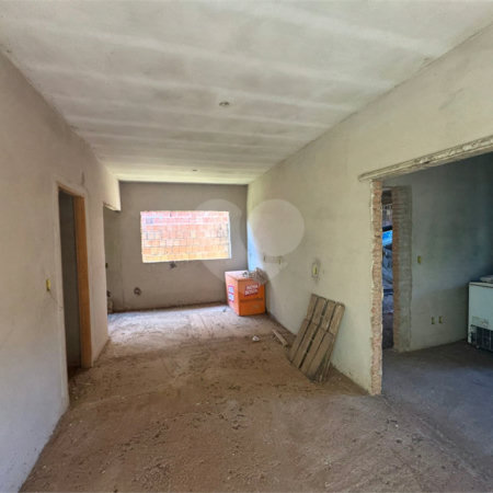 Casa á venda com 03 dormitórios, no residencial Itamarati em São Carlos.