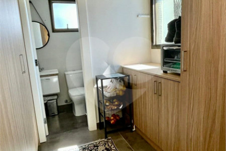 Cobertura à venda na Aclimação de 300m² com 2 vagas.