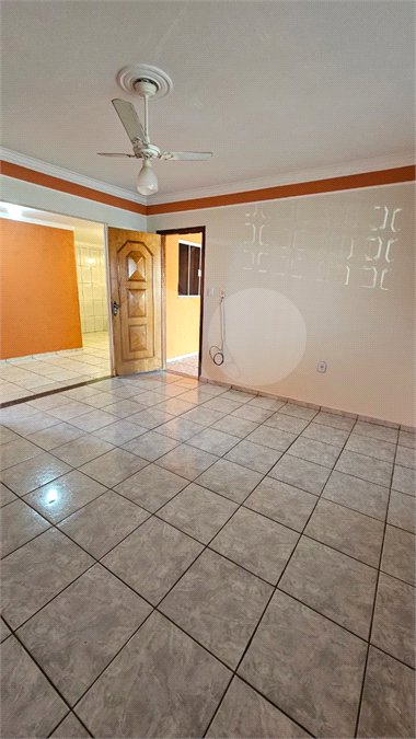 Excelente Casa Residencial no São Carlos 5 com 3 Quartos (1 Suíte) e Garagem Coberta para 2 Carros