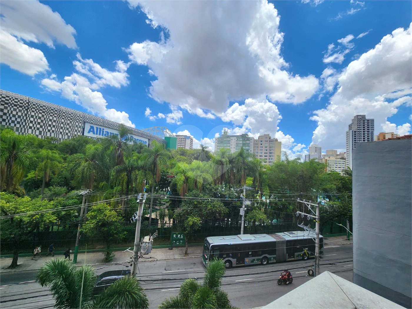 Sala comercial em frente ao Allianz Parque