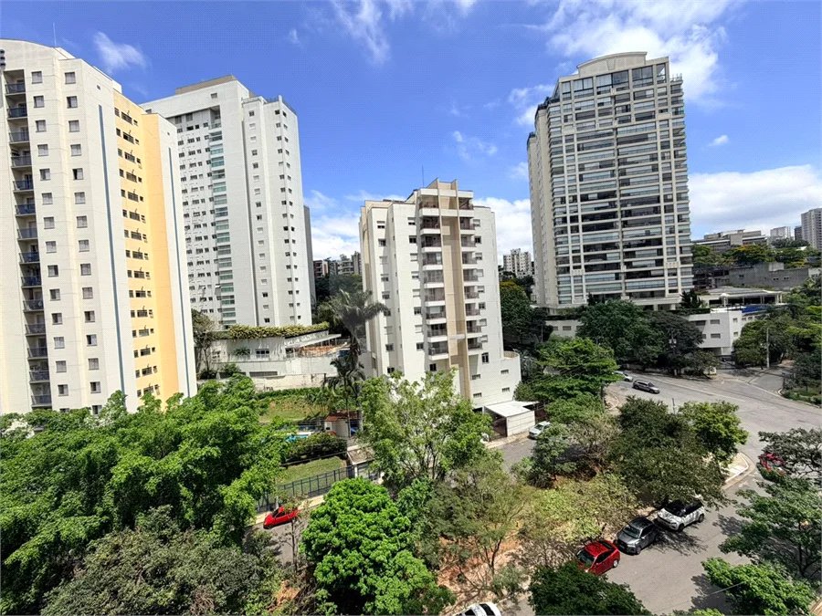 Apartamento à venda com 3 suítes em Vila Mariana, São Paulo, SP