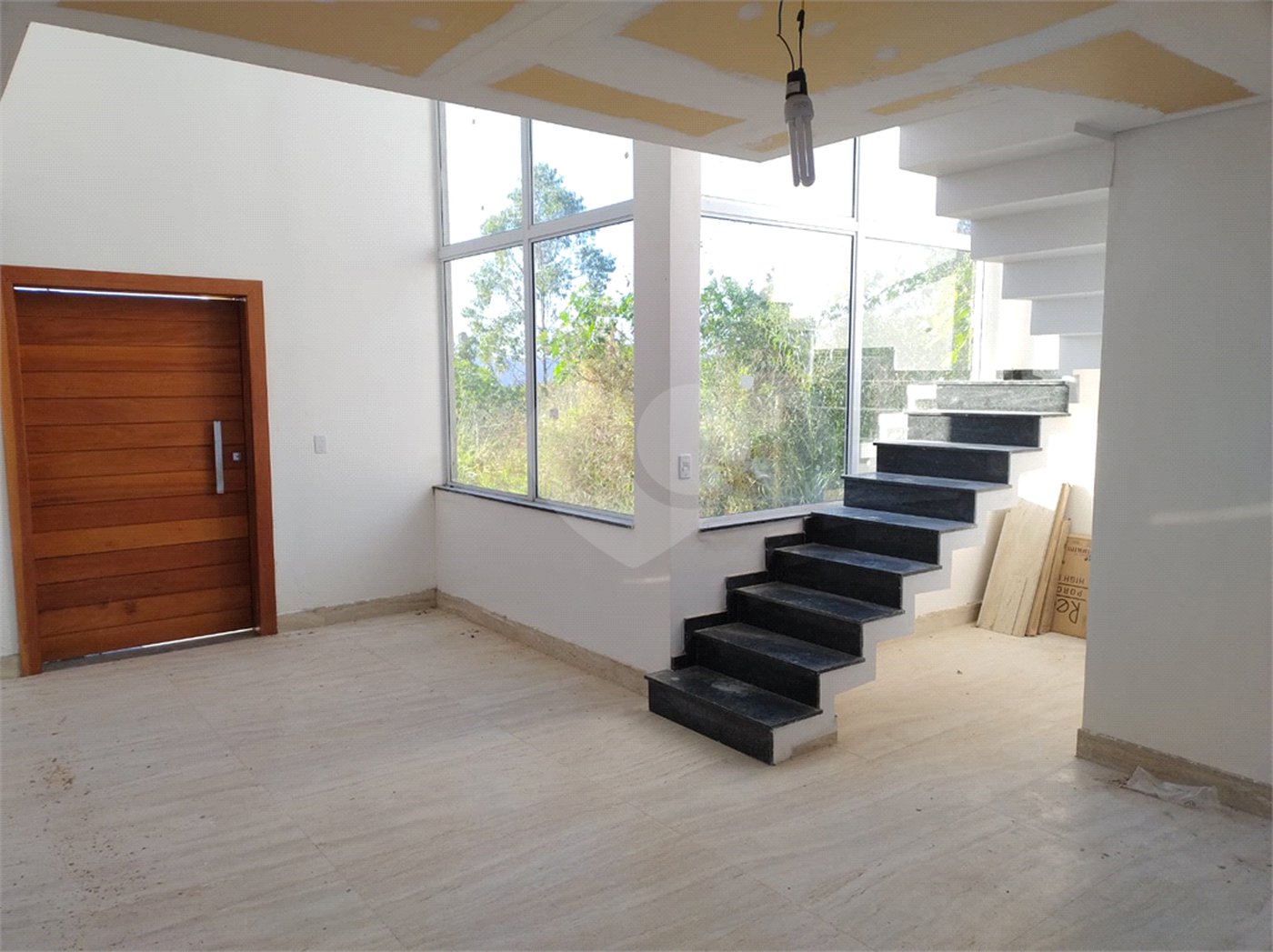 Casa nova na Serra da Cantareira com 3 suítes