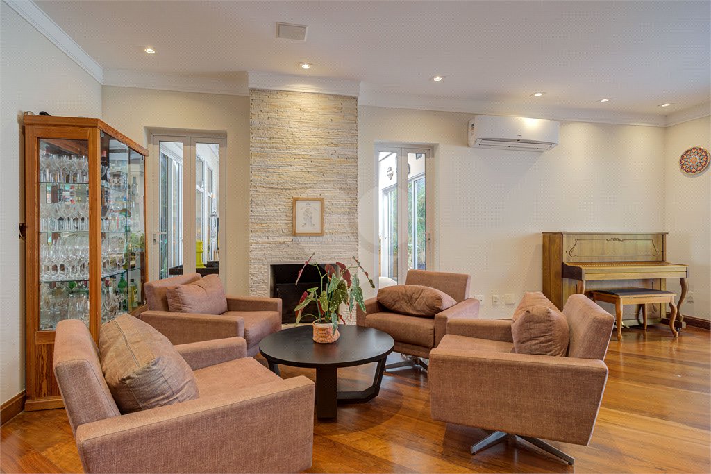 Casa à venda com 3 suítes no condomínio Villa Splendore, São Paulo - SP