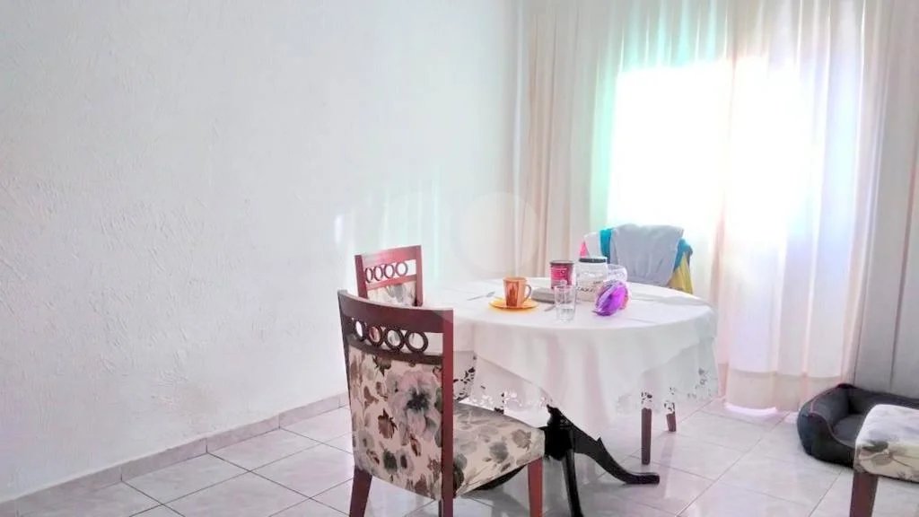 Sobrado espaçoso de esquina no bairro da Mooca!